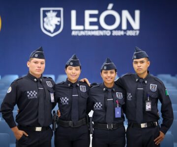 León inaugura la primera universidad policial del país