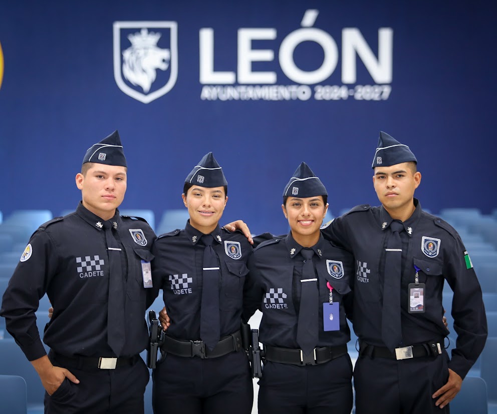 León inaugura la primera universidad policial del país