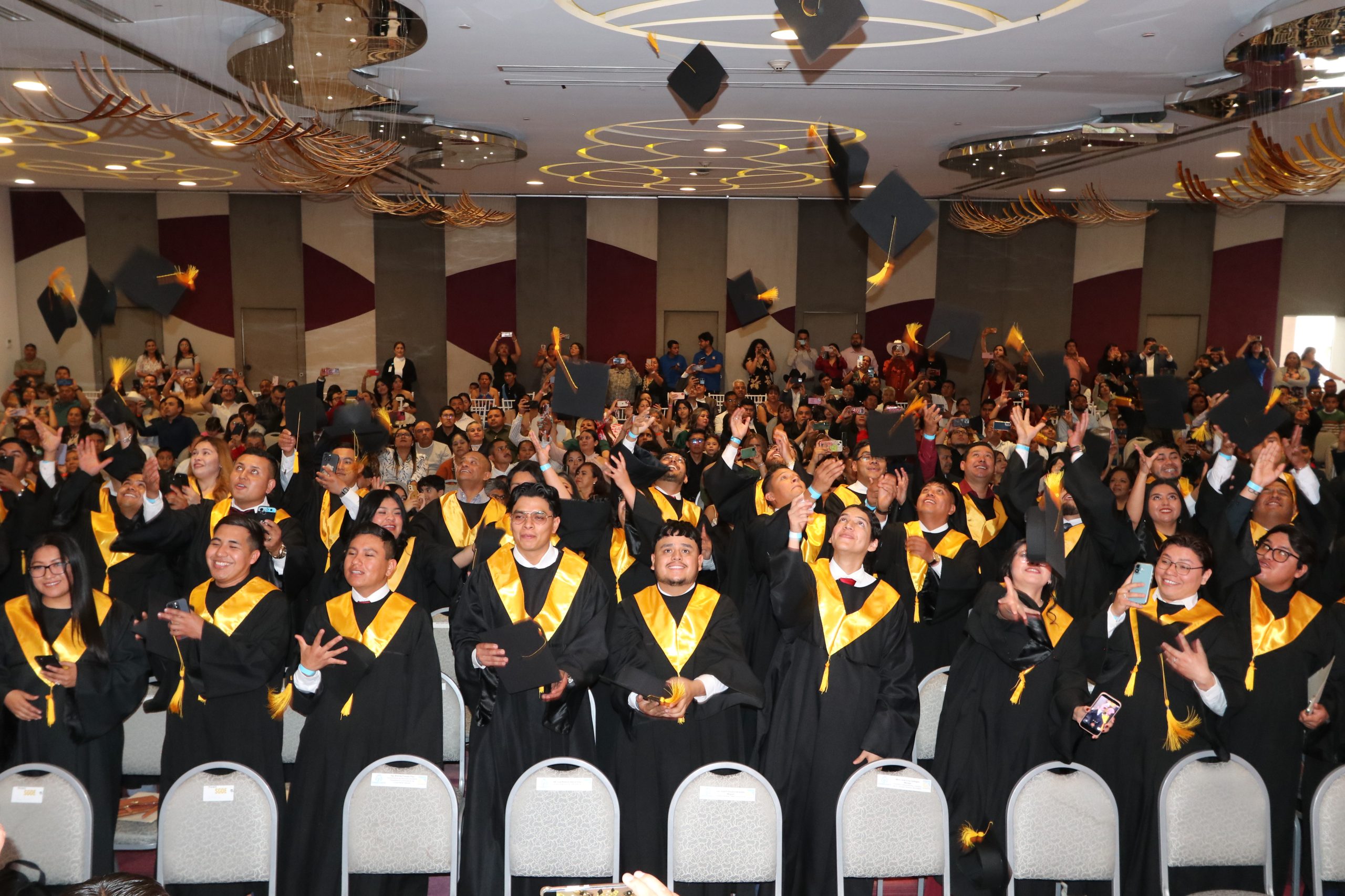 Universidad SABES egresa a más de 1200 profesionistas