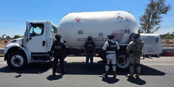 Secretaría de Seguridad asegura pipa con gas LP