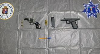 Pareja detenida con armas de fuego en León