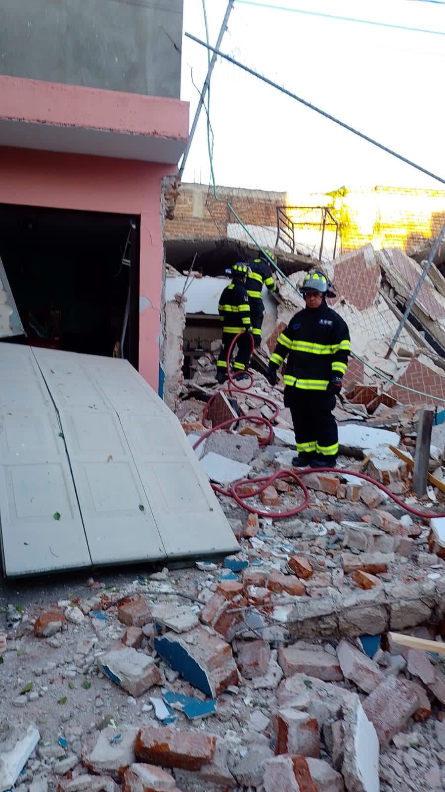 Atención a deflagración en Lomas de Vista Hermosa